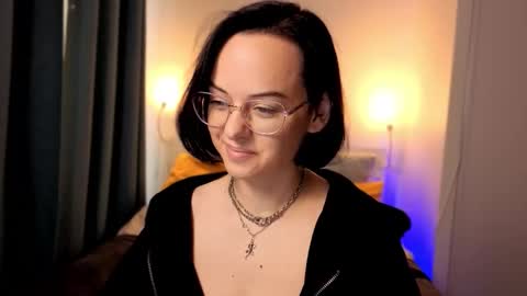 MiraSkyy online show from 10/06/25, 02:36