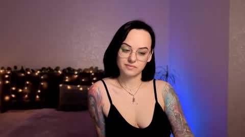 MiraSkyy online show from 12/18/25, 09:32