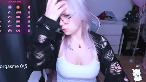 Kira online show from 02/13/26, 08:16