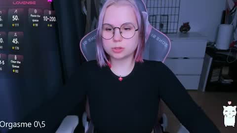 Kira online show from 04/21/26, 07:06