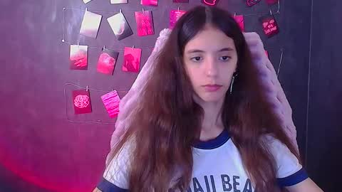 Snapshot of miri_miss chatting on 11/11/25, 12:49 Miri online show from 11/11/25, 12:49