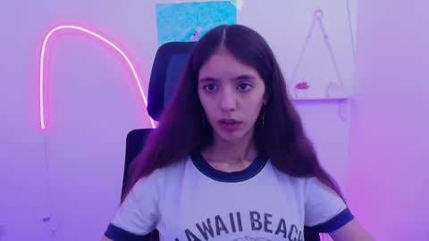 Snapshot of miri_miss chatting on 11/19/25, 12:38 Miri online show from 11/19/25, 12:38