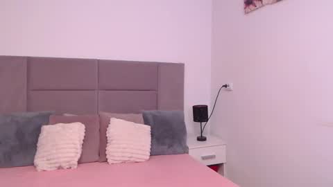 Snapshot of miryamines chatting on 01/14/25, 12:54 MiryamInes online show from 01/14/25, 12:54