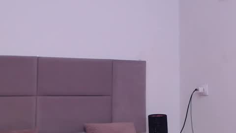 Snapshot of miryamines chatting on 02/05/25, 04:47 MiryamInes online show from 02/05/25, 04:47