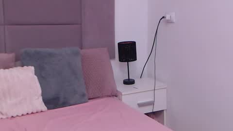 Snapshot of miryamines chatting on 02/08/25, 02:58 MiryamInes online show from 02/08/25, 02:58