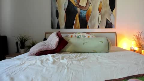 Eva online show from 09/16/25, 06:14