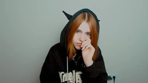 misaki_chan_ online show from 11/04/25, 10:31