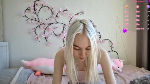 MisaMew online show from 04/26/26, 09:29