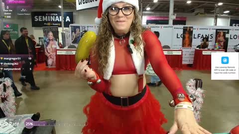 Snapshot of mischiefmuse chatting on 12/07/24, 07:32 Mischief Muse online show from 12/07/24, 07:32