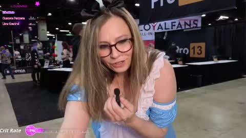 Snapshot of mischiefmuse chatting on 04/12/26, 06:13 Mischief Muse online show from 04/12/26, 06:13