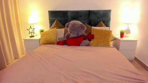 mishapallmer online show from 10/15/25, 08:25