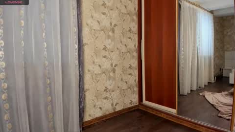 mishapallmer online show from 11/24/25, 09:53