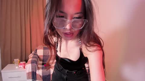 Snapshot of mishel_bless chatting on 01/04/25, 05:37 Mishel online show from 01/04/25, 05:37