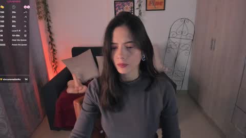 Snapshot of mishelkrave_ chatting on 10/09/25, 01:25 KRAVE  online show from 10/09/25, 01:25