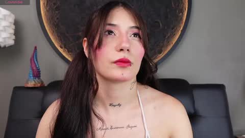Snapshot of miss___charlotte chatting on 05/05/26, 06:05 Charlotte online show from 05/05/26, 06:05