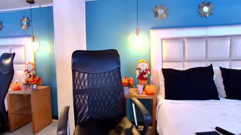 miss__ary_ online show from 10/08/25, 12:14