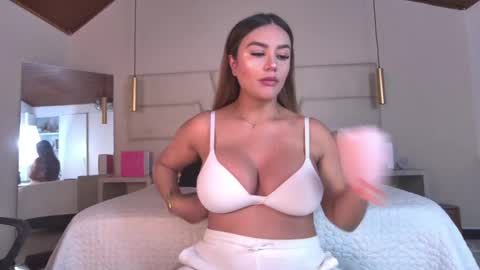 Snapshot of miss__ary_ chatting on 05/02/26, 12:10 miss__ary_ online show from 05/02/26, 12:10