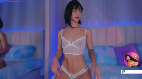 Snapshot of miss__charlotte_ chatting on 10/16/25, 04:57 Charlotte online show from 10/16/25, 04:57
