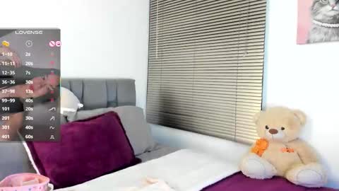 Snapshot of miss__jones_ chatting on 11/17/25, 12:16 miss__jones_ online show from 11/17/25, 12:16