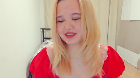 Snapshot of miss__selena chatting on 01/19/25, 02:59 miss__selena online show from 01/19/25, 02:59