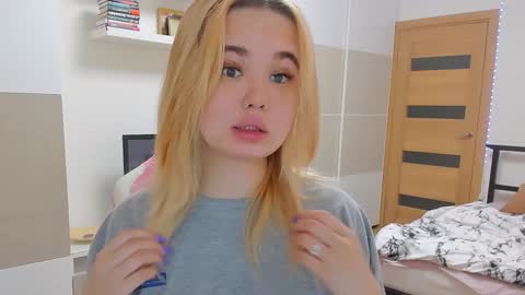 Snapshot of miss__selena chatting on 02/06/25, 07:07 miss__selena online show from 02/06/25, 07:07