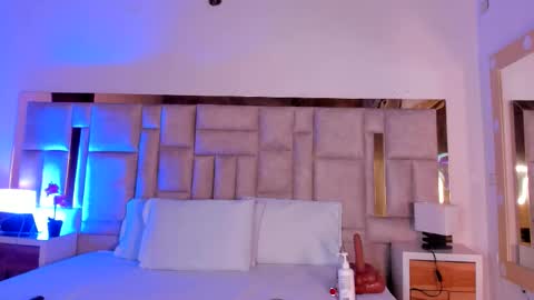 Miss Abigail  online show from 11/30/25, 12:53