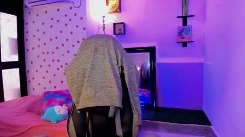 Akemi 3 online show from 09/11/25, 02:06