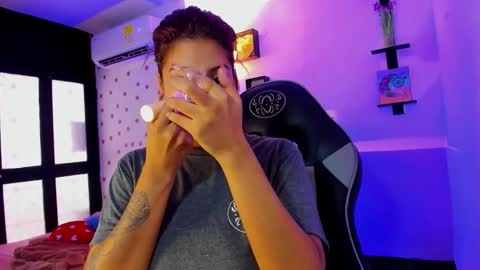 Akemi 3 online show from 10/08/25, 01:09