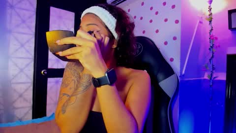 Akemi 3 online show from 10/30/25, 02:07