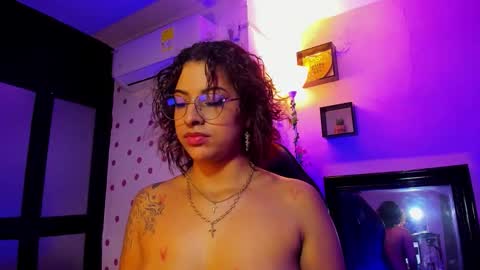 Akemi 3 online show from 10/31/25, 02:12