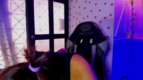 Akemi 3 online show from 11/05/25, 01:22