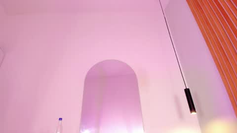 Snapshot of miss_ambrer chatting on 04/30/26, 04:19 Amber online show from 04/30/26, 04:19