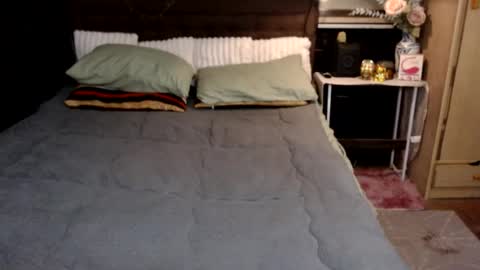 Snapshot of miss_angelic15 chatting on 07/11/26, 12:57 miss angelic15 online show from 07/11/26, 12:57
