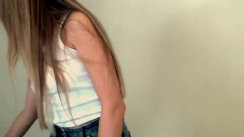 Angelina online show from 09/12/25, 07:41