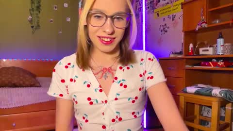 Snapshot of miss_barbie1 chatting on 03/03/26, 04:13 Anya online show from 03/03/26, 04:13