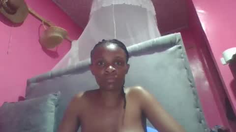 Snapshot of miss_belllo chatting on 09/28/25, 01:05 miss_belllo online show from 09/28/25, 01:05