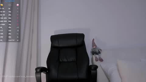 Snapshot of miss_boobtastic chatting on 12/13/24, 12:28 Ivy online show from 12/13/24, 12:28