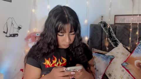 lucy 3 online show from 12/19/25, 01:01