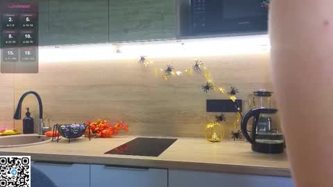 Sandy online show from 10/23/25, 12:10