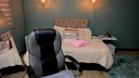 Cataleya online show from 12/20/25, 12:01