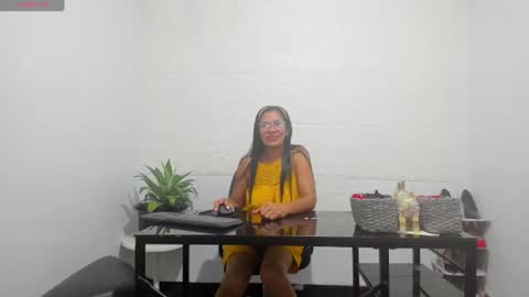 Snapshot of miss_clarepocahose chatting on 06/13/26, 01:36 Clare PocaHose online show from 06/13/26, 01:36