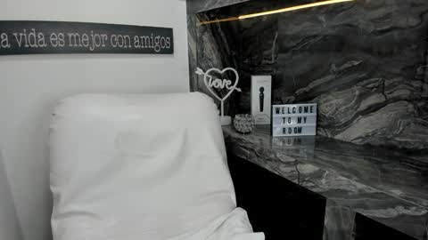 Danika online show from 02/05/25, 11:02