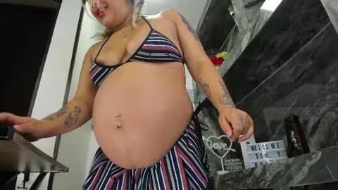 Snapshot of miss_danika chatting on 04/23/26, 12:29 Danika online show from 04/23/26, 12:29