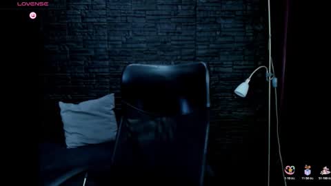 miss_dior1 online show from 02/23/26, 12:57