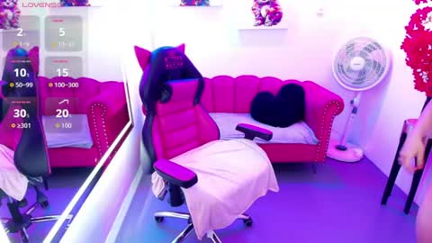 Snapshot of miss_dolly1 chatting on 06/10/26, 12:26 Melanie online show from 06/10/26, 12:26
