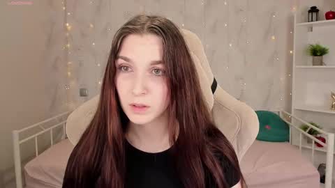 Snapshot of miss_eva__ chatting on 09/16/25, 12:00 Eva online show from 09/16/25, 12:00