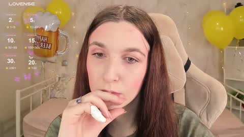Snapshot of miss_eva__ chatting on 09/22/25, 12:01 Eva online show from 09/22/25, 12:01