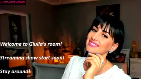Snapshot of miss_giulia chatting on 07/22/26, 01:03 Miss Giulia online show from 07/22/26, 01:03