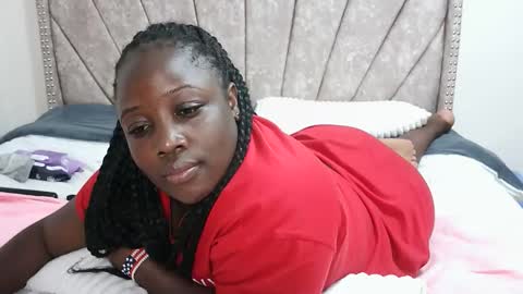 miss_godess online show from 11/17/25, 09:42