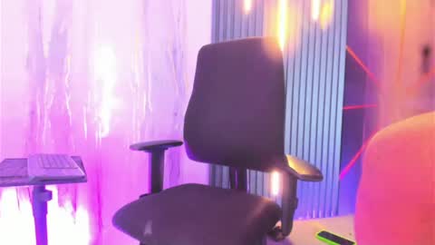 miss_isa19 online show from 05/26/26, 12:39